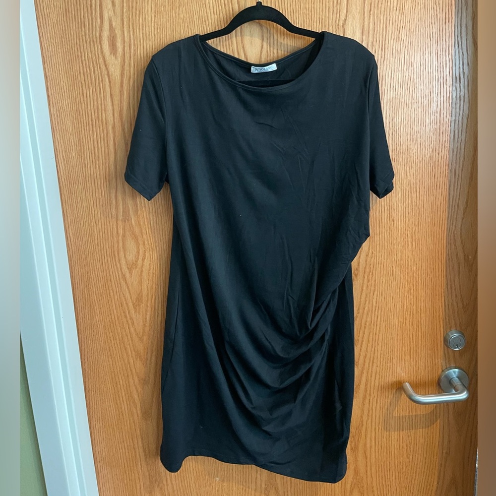 Plus size black dress